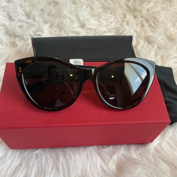 Valentino Garavani Accessories - Valentino cat eye sunglasses